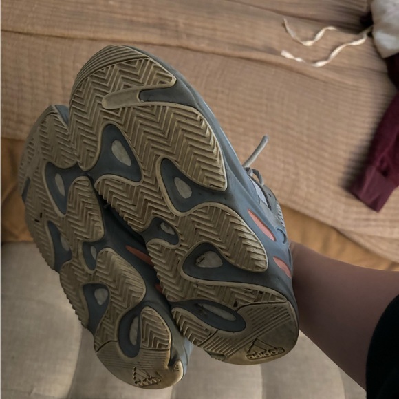 Yeezy - Picture 2 of 3